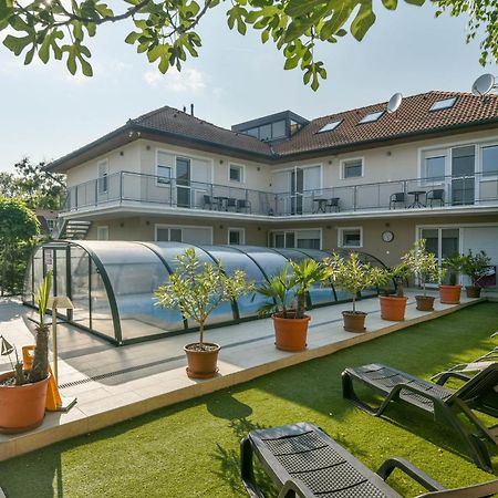 Happy Apartments 巴拉通雷勒 外观 照片